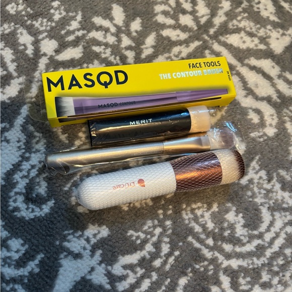 Makeup Brushes - Picture 4 of 4